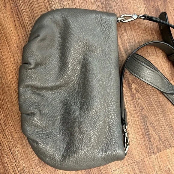 Marc Jacobs Grey Crossbody EUC - Picture 6 of 9